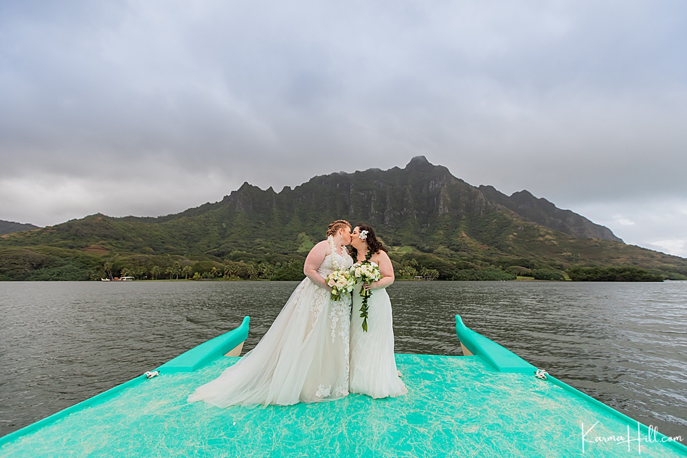 Oahu beach wedding locations
 - secret island 