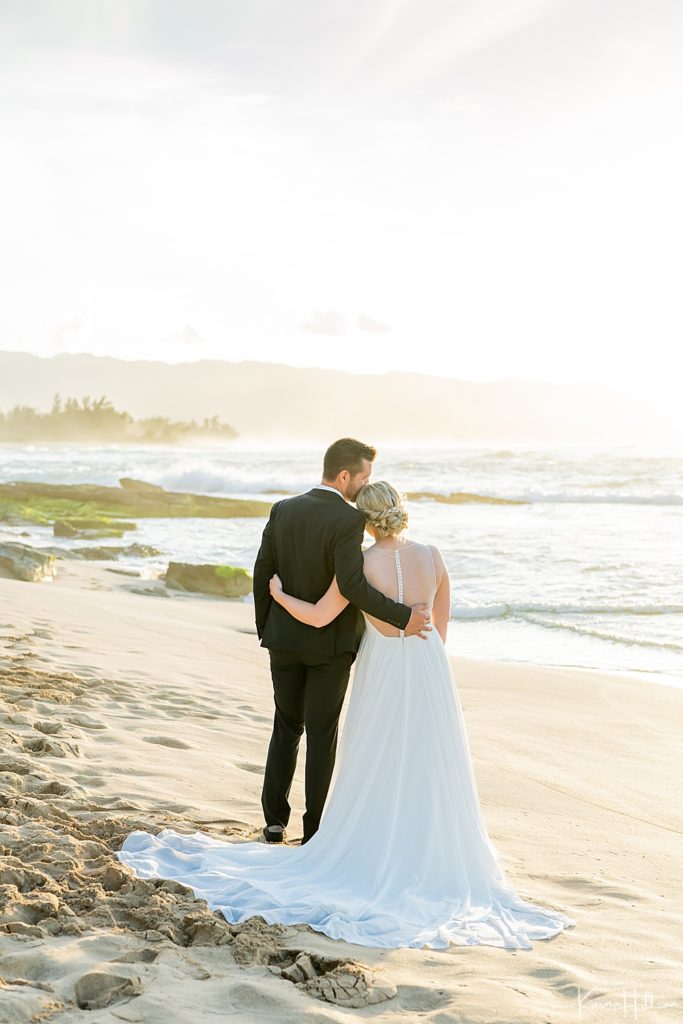 bride and groom on a Hawaii beach 