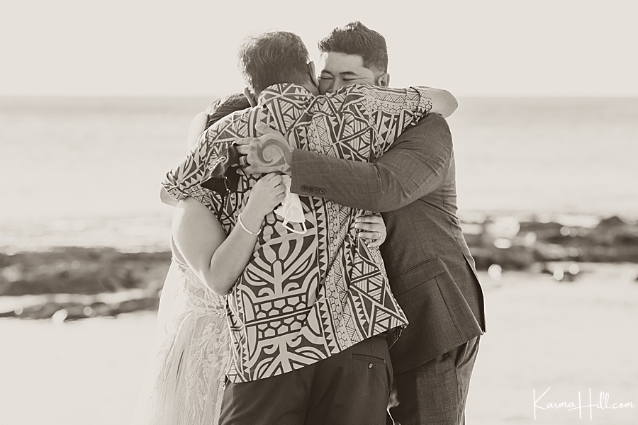 hawaii beach wedding black and white photo