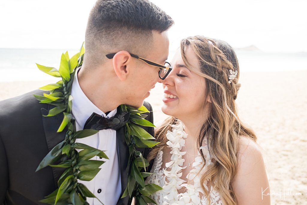 Couples Portraits at an Oahu Beach Elopement