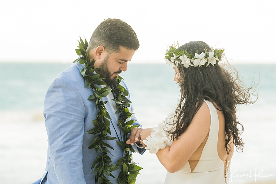 Oahu elopement - hawaiian ceremony