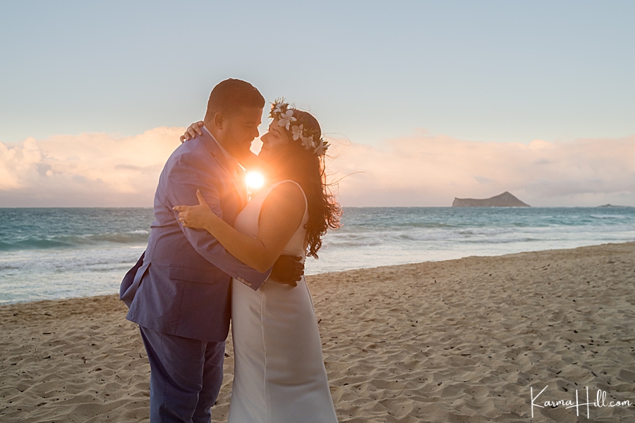 Oahu elopement at sunset