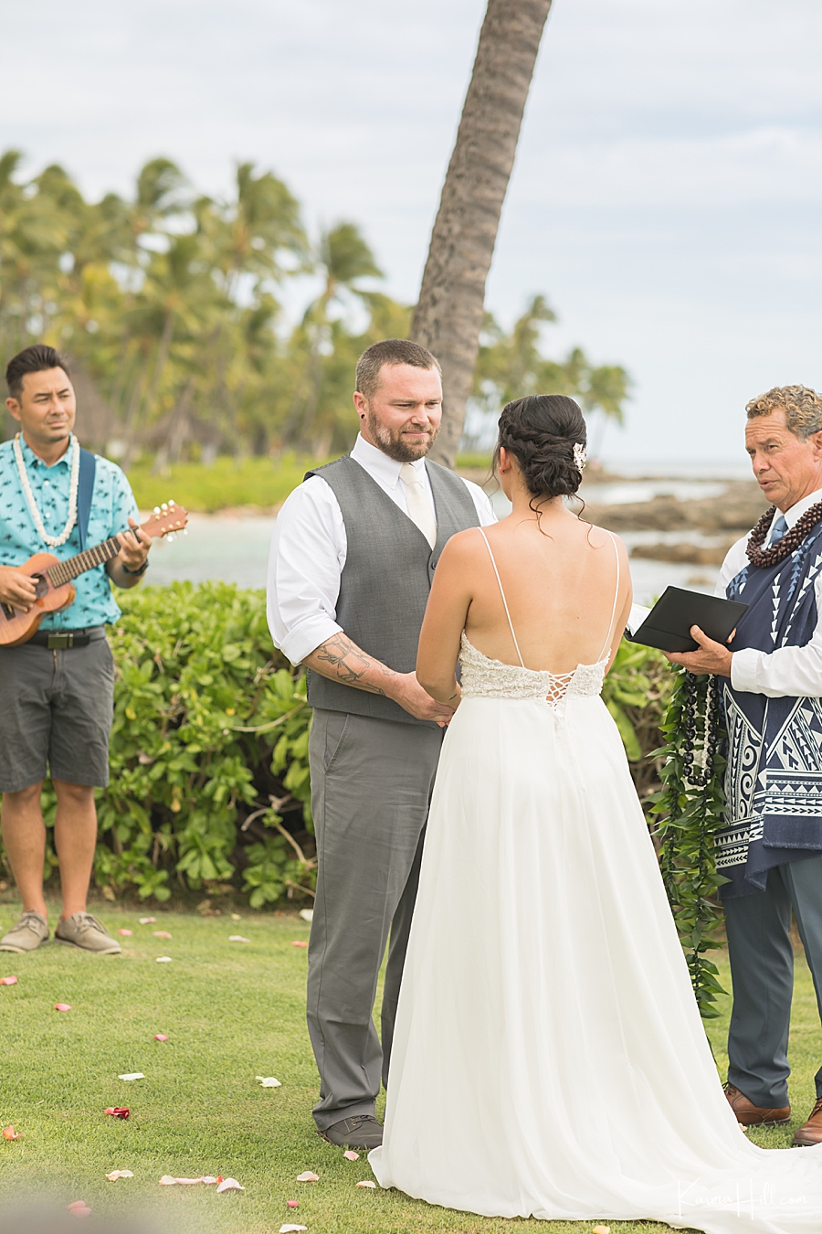 Hawaii Destination Wedding at a venue