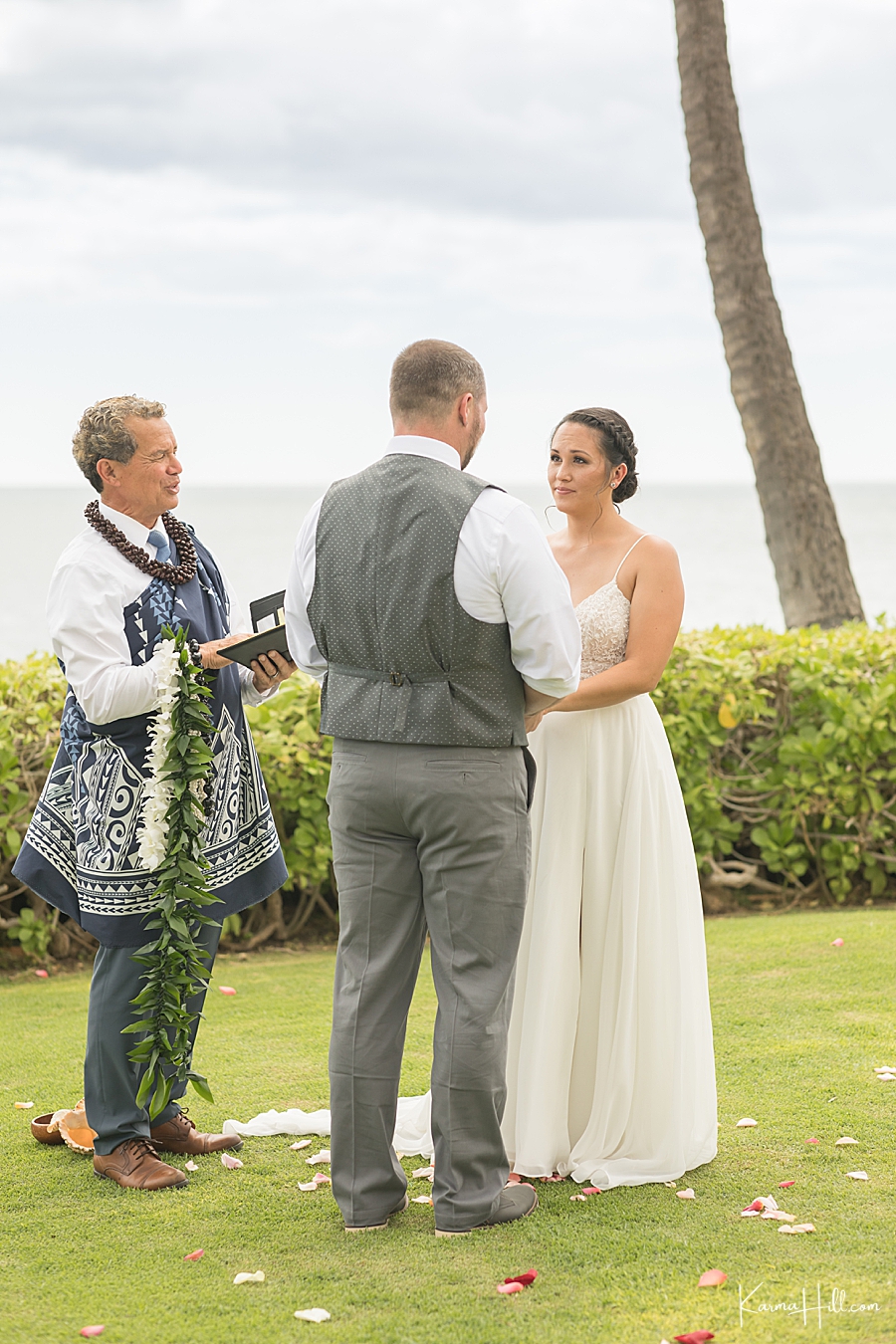 Hawaii Destination Wedding at Paradise Cove Luau