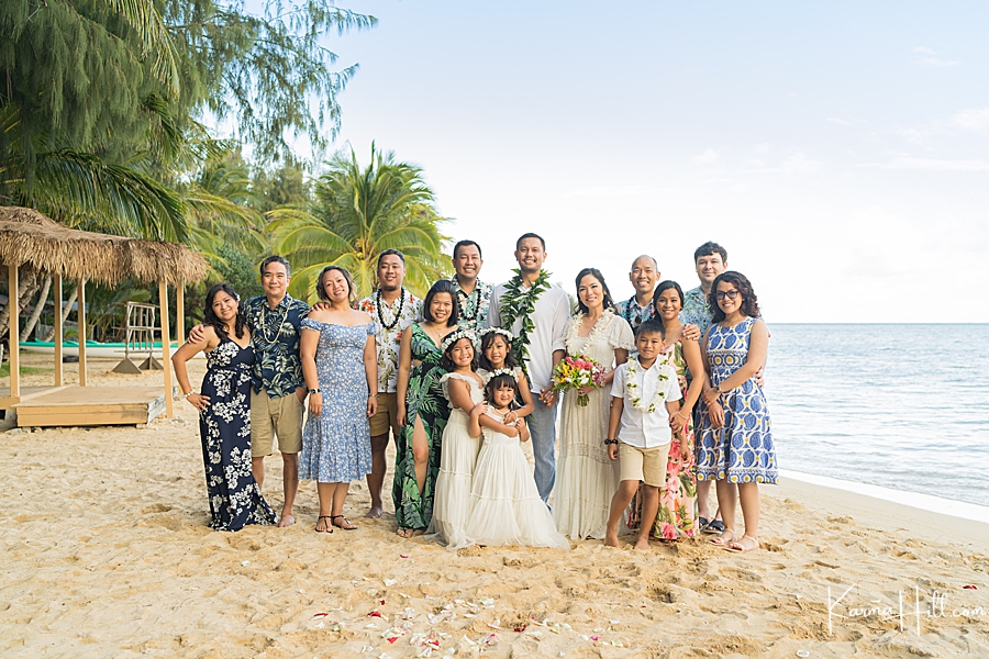 hawaii venue wedding family photos