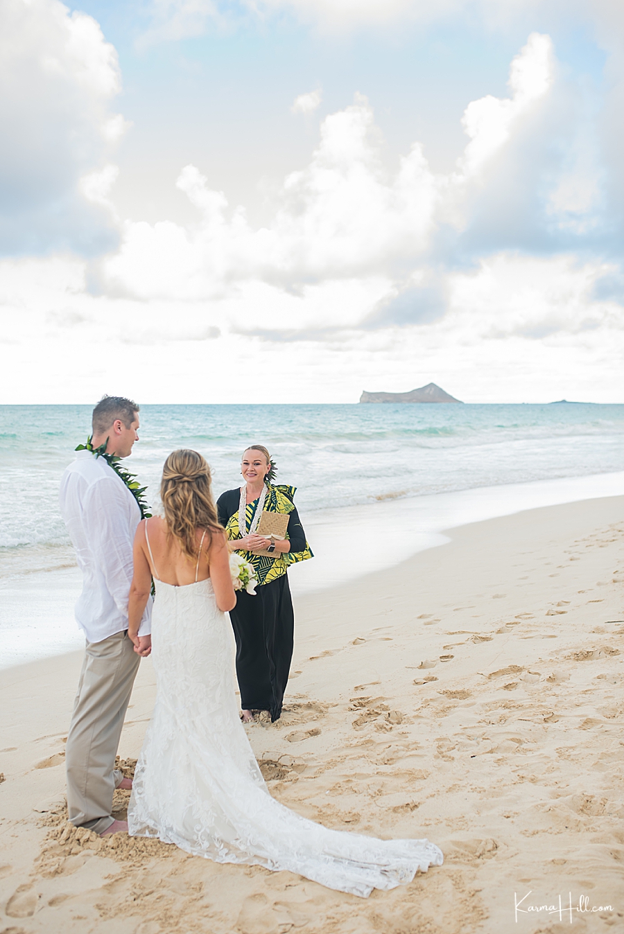 Wedding officiants Oahu Hawaii
