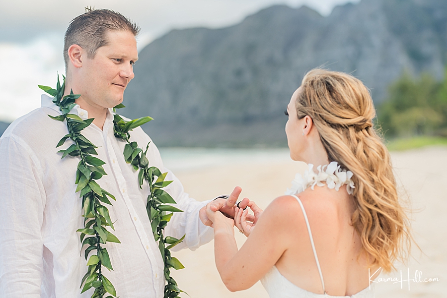 beach wedding ceremony pictures