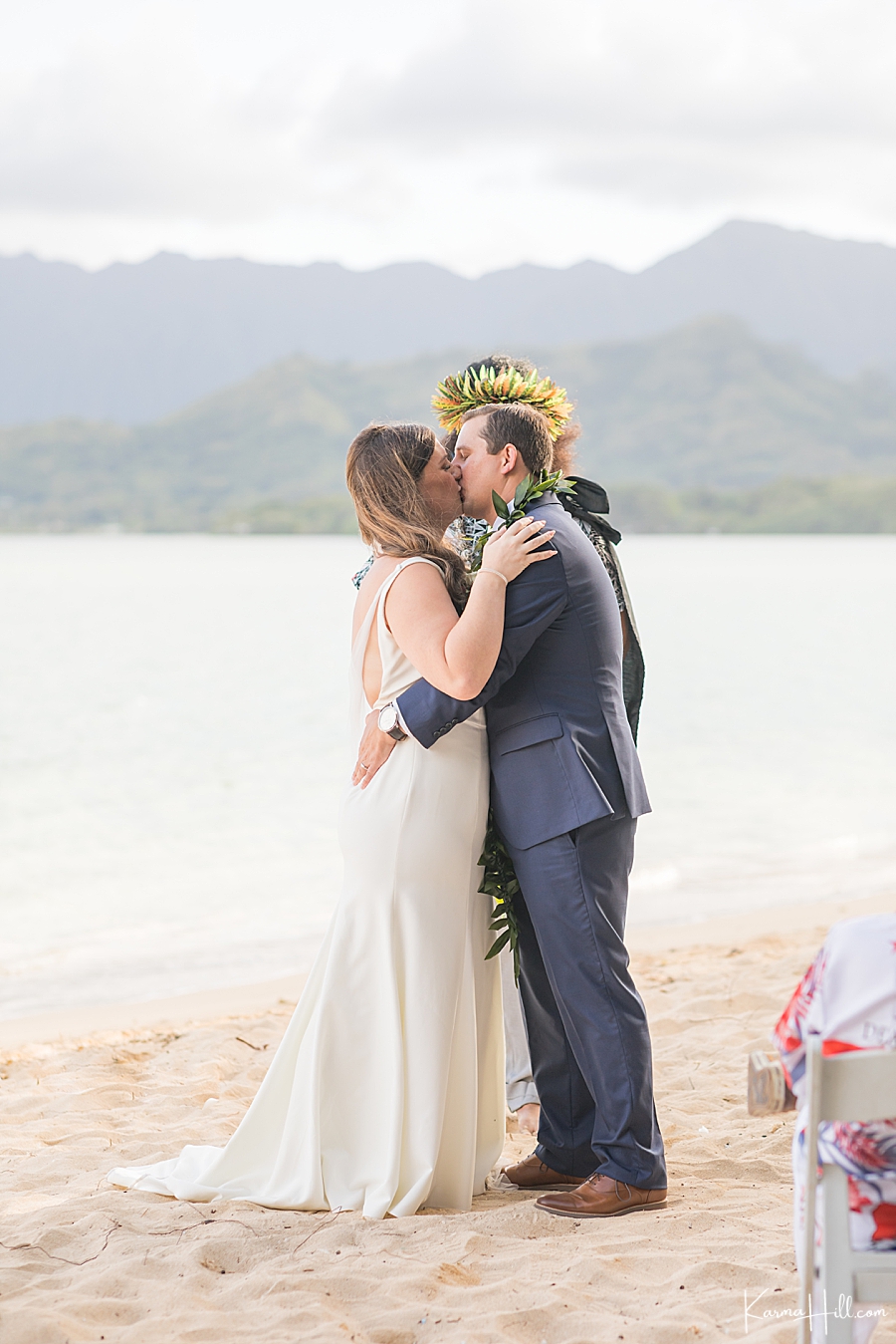 bride and groom wedding kiss photography