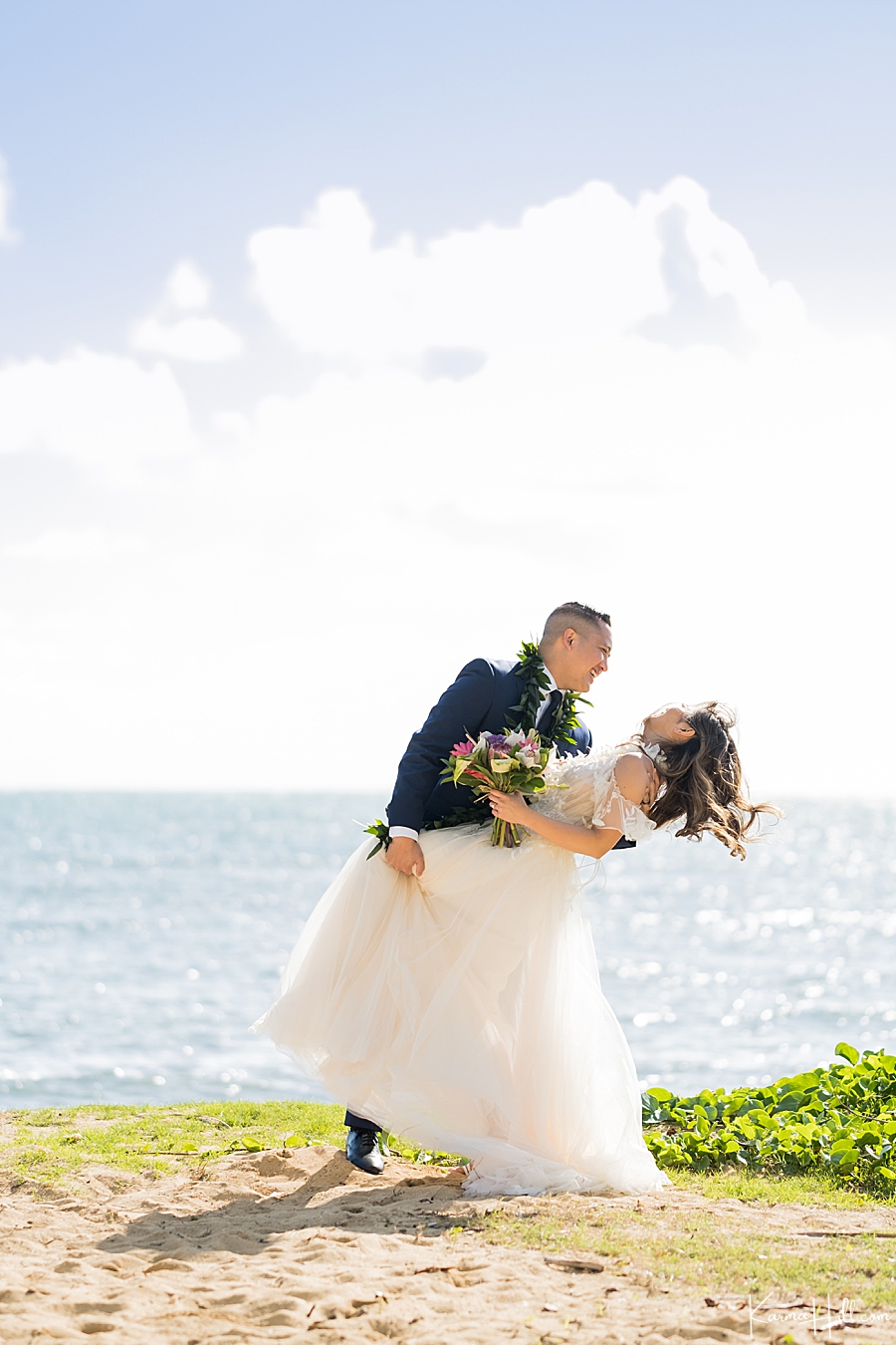 hawaii beach wedding in the morning
