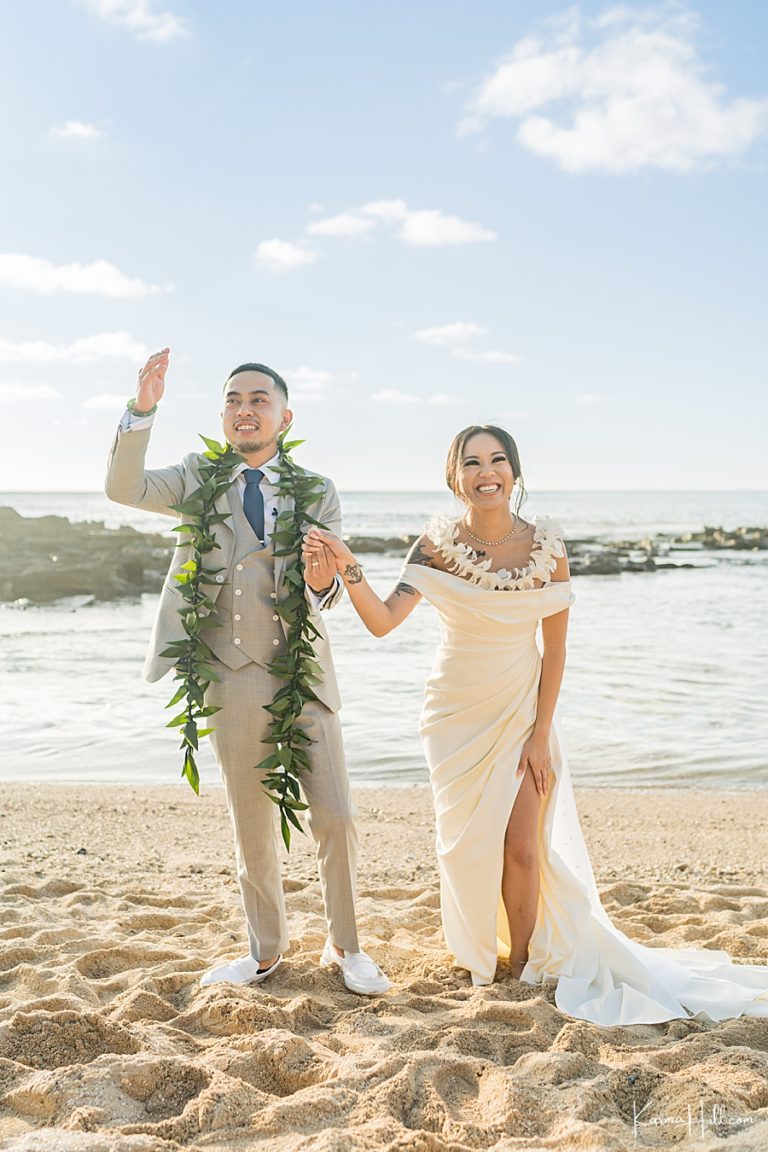Continuing The Tradition - Danielle & John's Oahu Beach Wedding