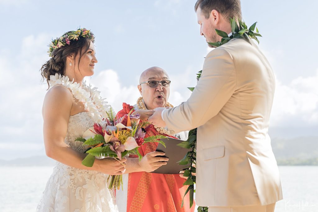 Wedding officiants Oahu Hawaii