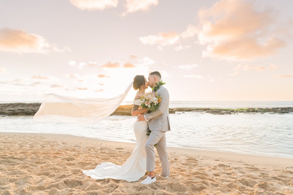 Beach wedding in Honolulu