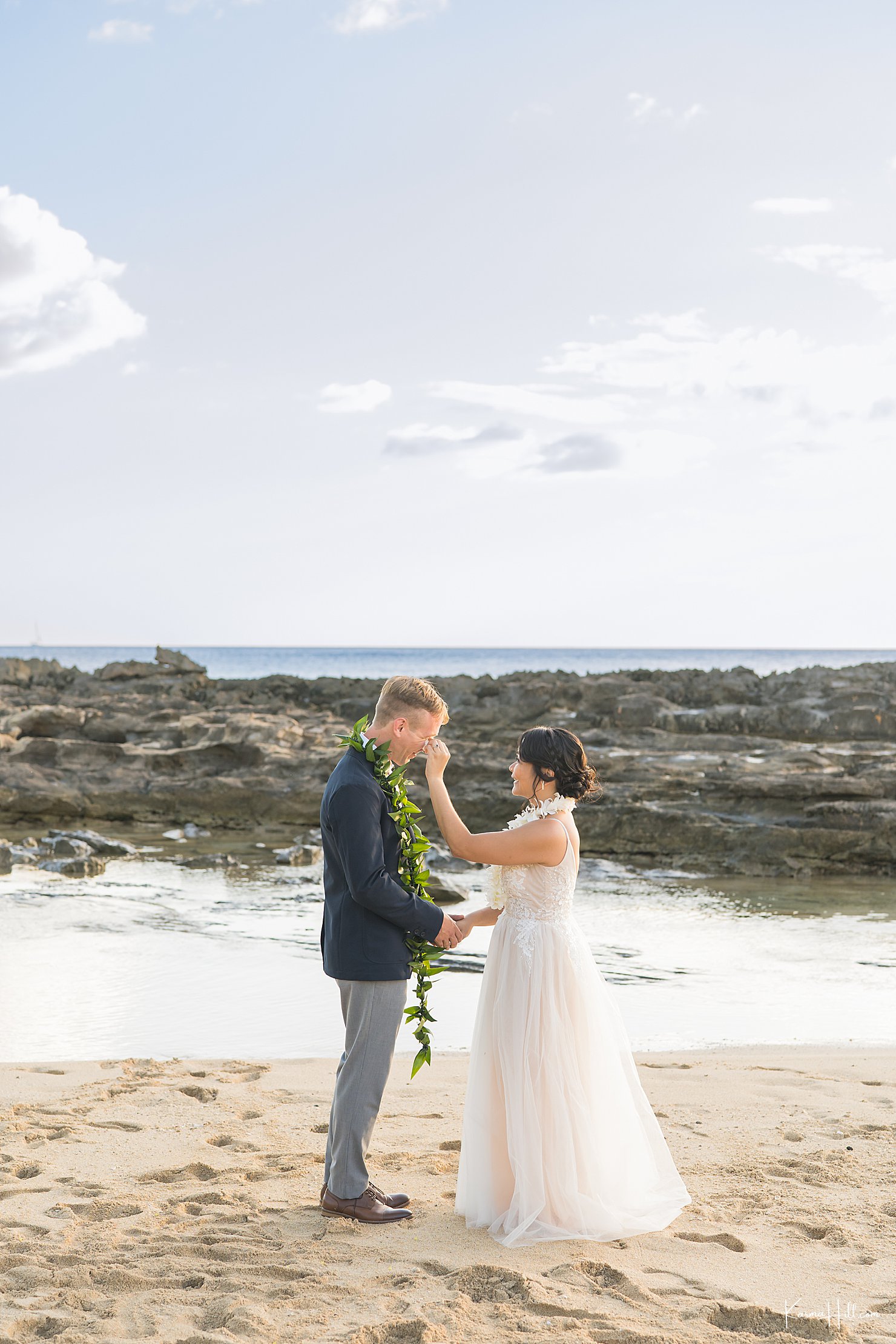 Oahu Elopement by Simple Oahu Wedding