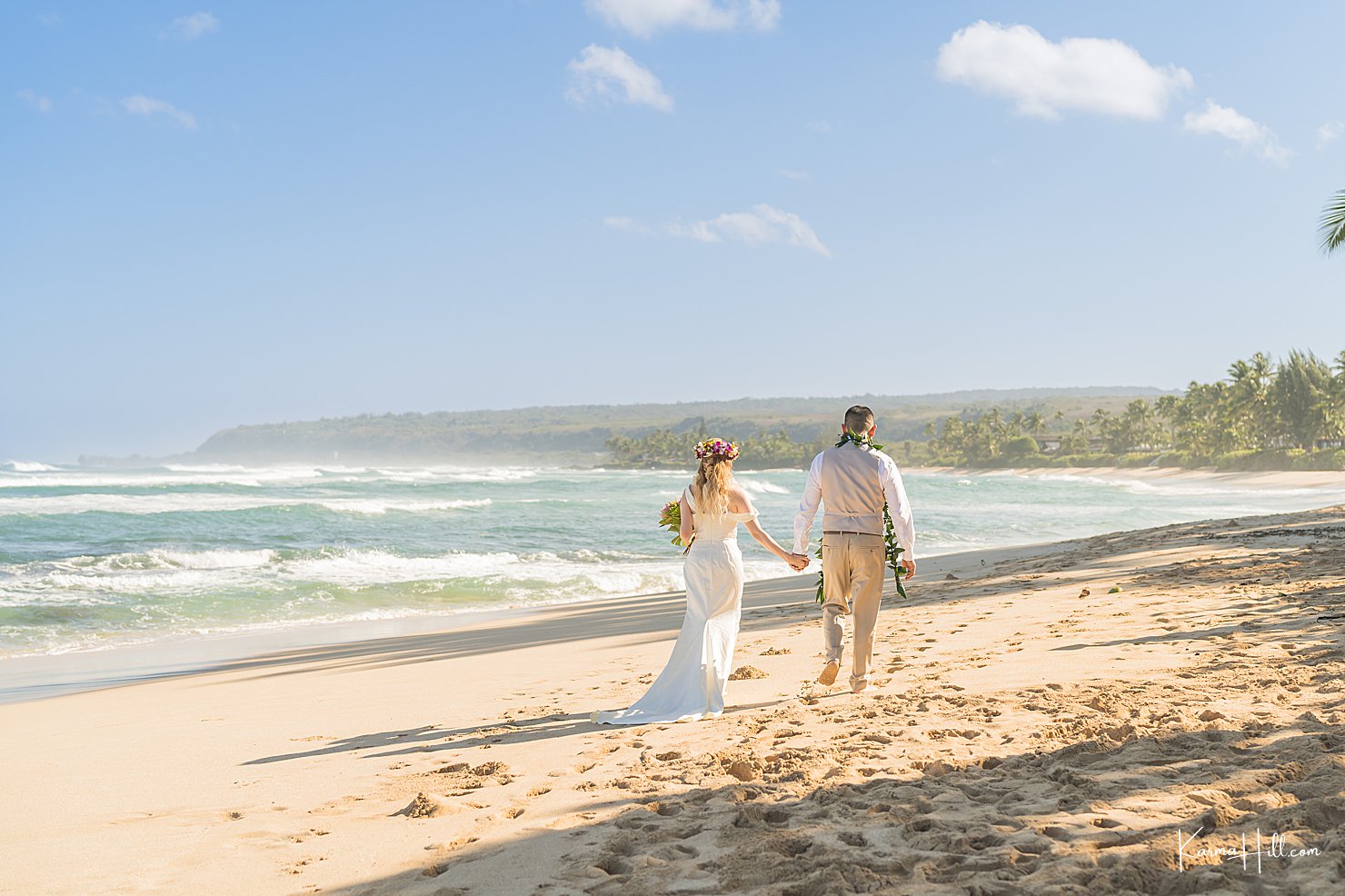 Back in Paradise - Brandi & Jorge's Oahu Beach Wedding