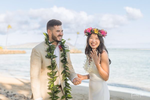 Bringing their Best - Lani & Alex's Beach Wedding in Oahu