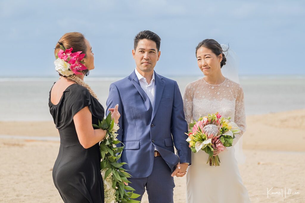 Oahu female wedding officiant