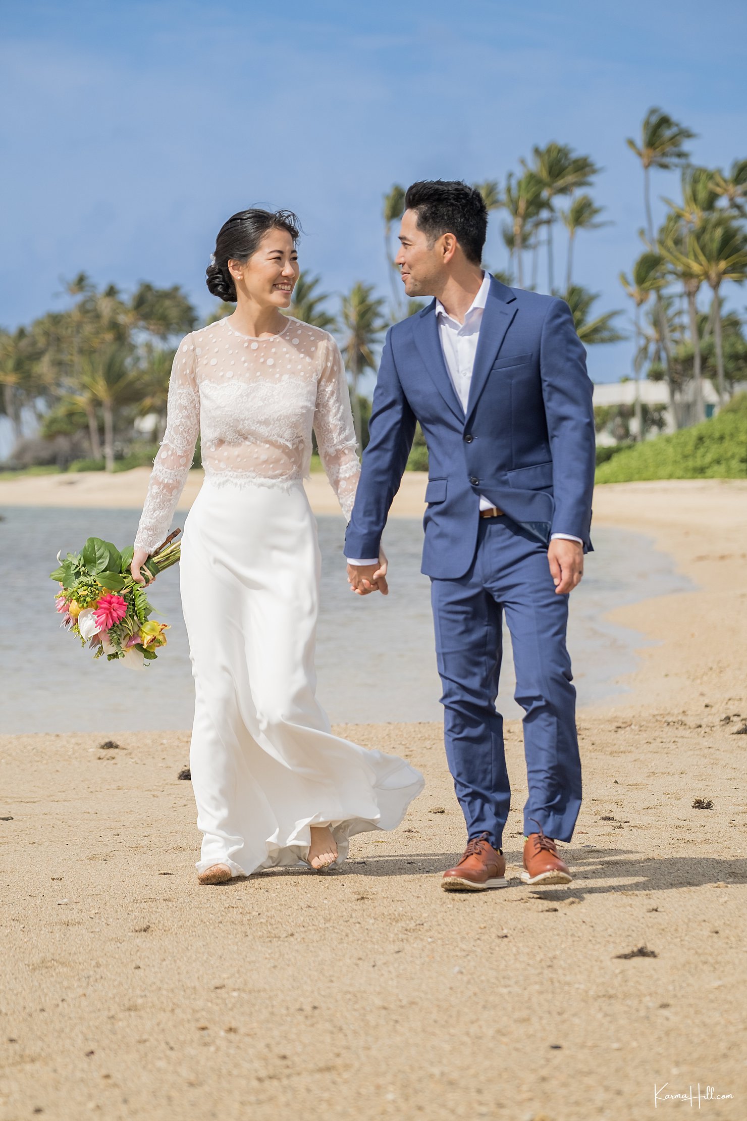 Relaxed and stylish Oahu Beach Wedding