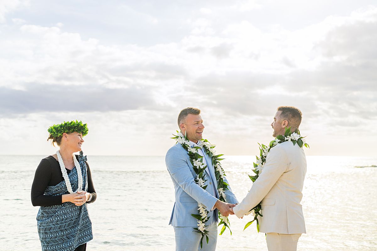 Oahu beach wedding