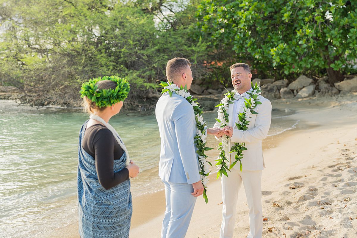 Oahu beach wedding