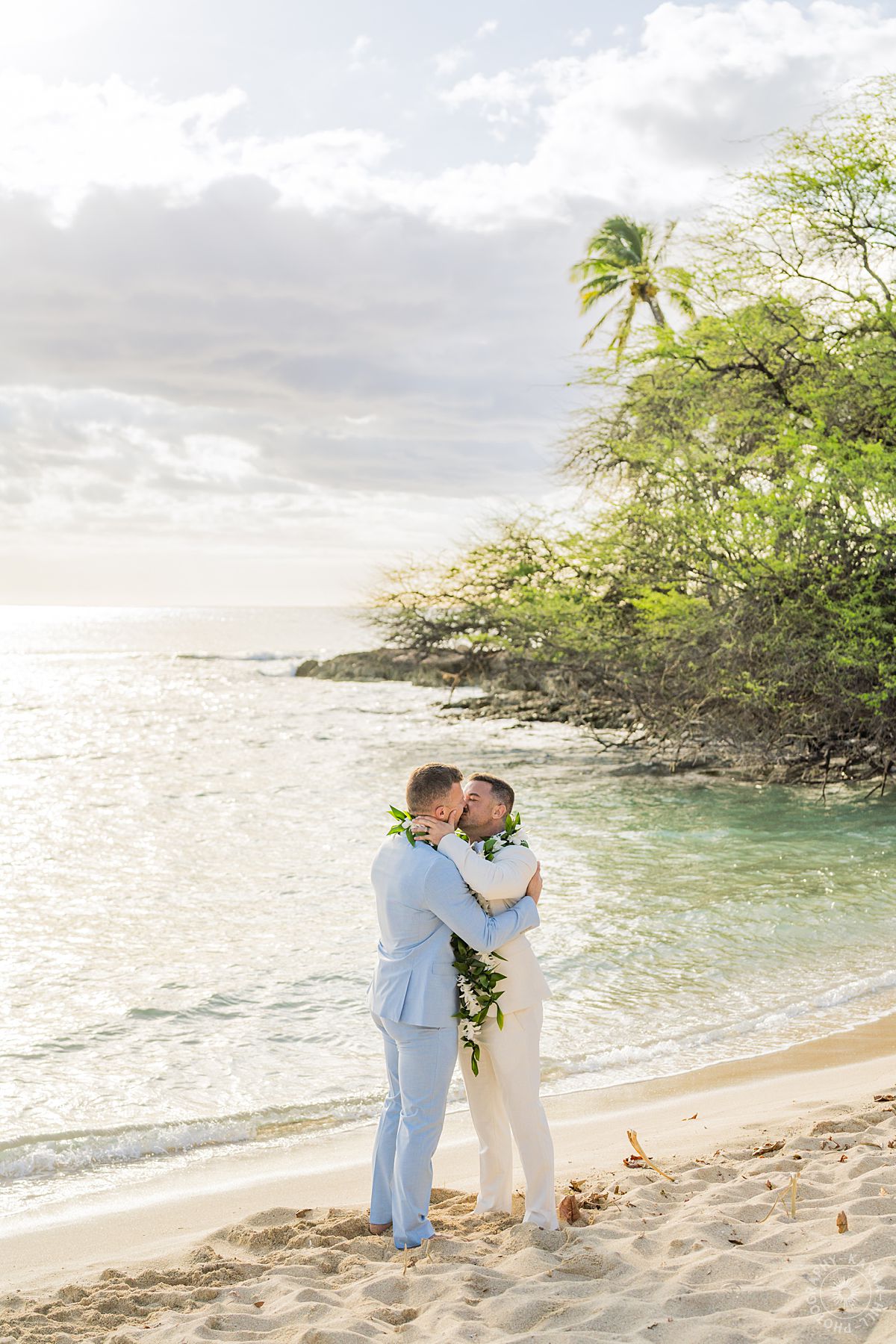 Oahu beach wedding