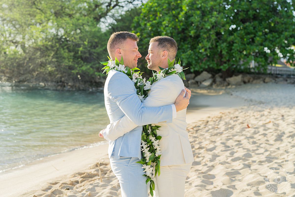 Oahu beach wedding