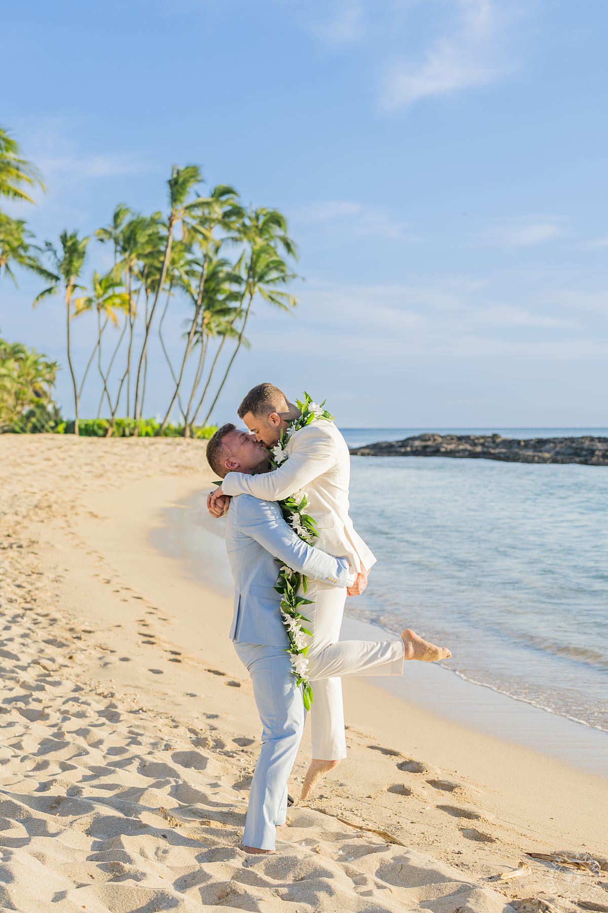 Oahu beach wedding