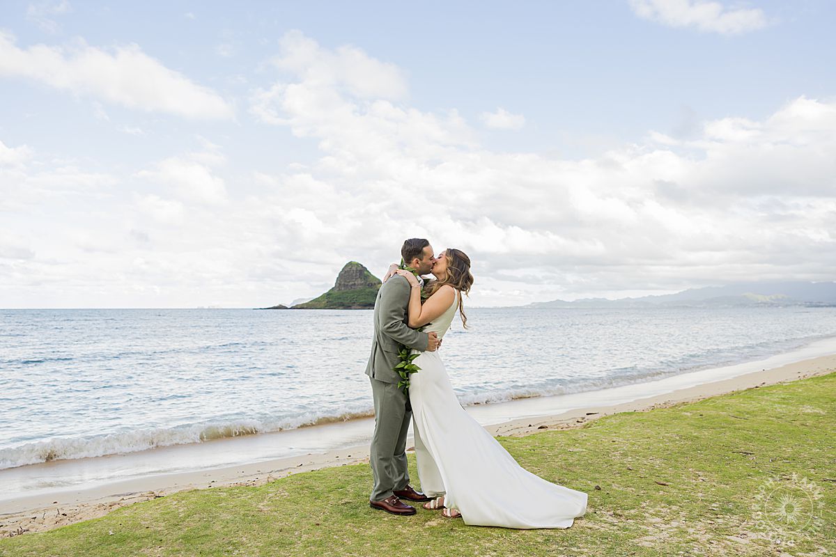 Oahu beach wedding