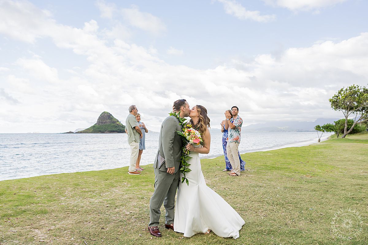 Oahu beach wedding