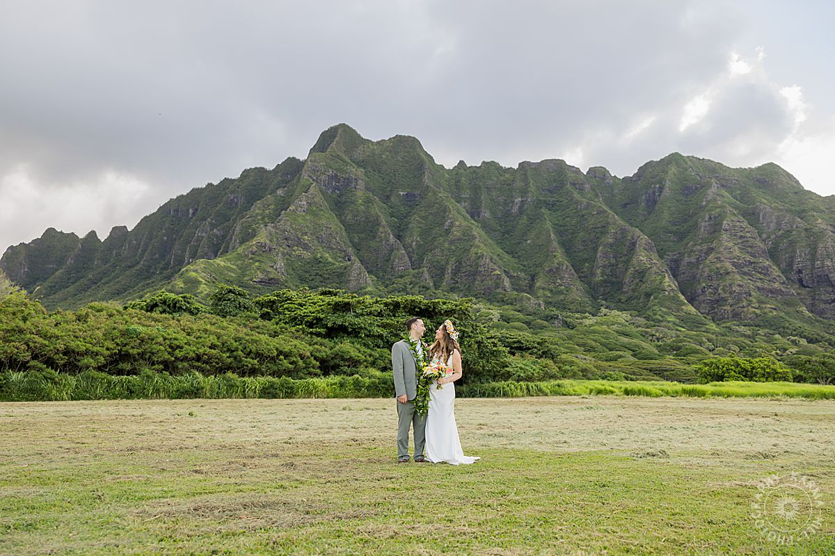 Oahu beach wedding