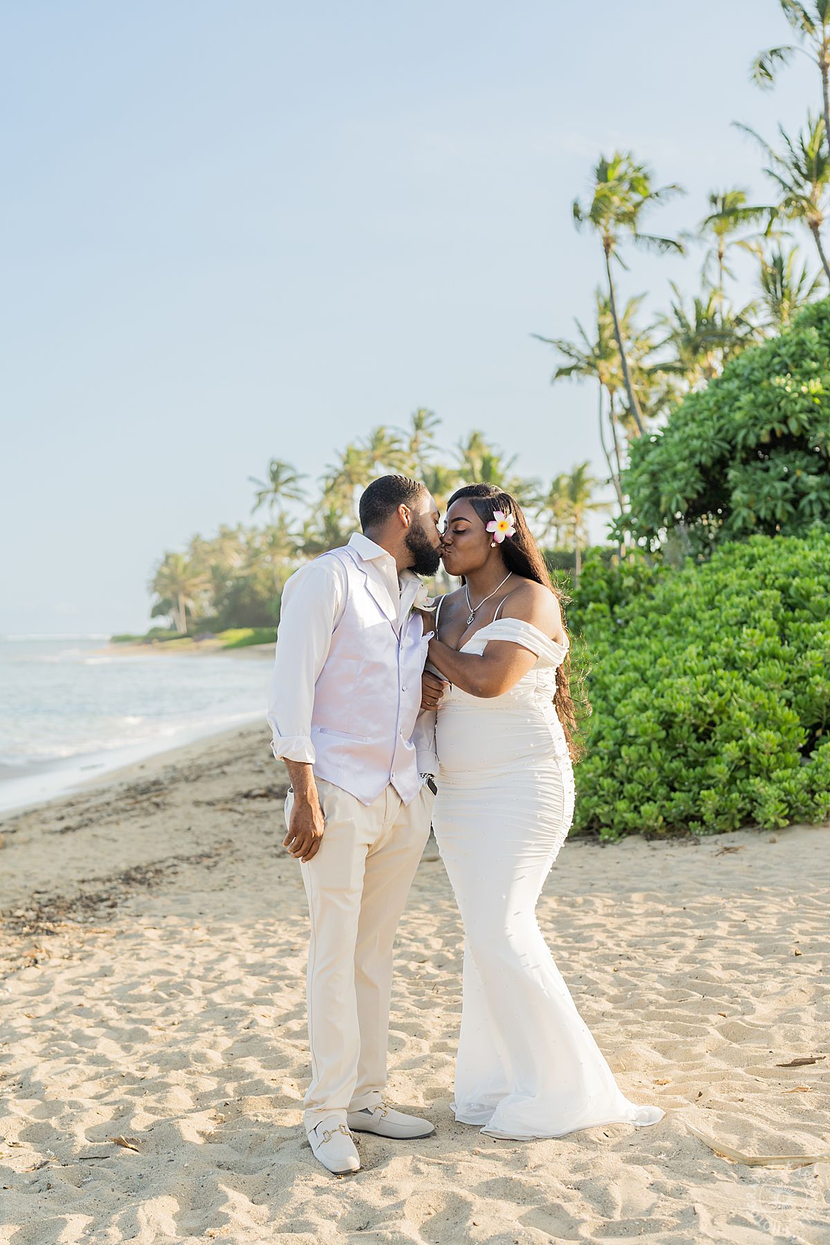 Oahu beach wedding
