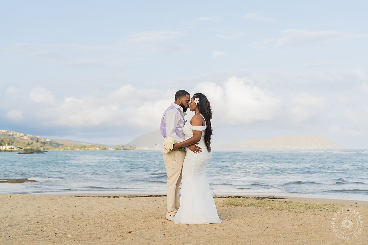 Oahu beach wedding