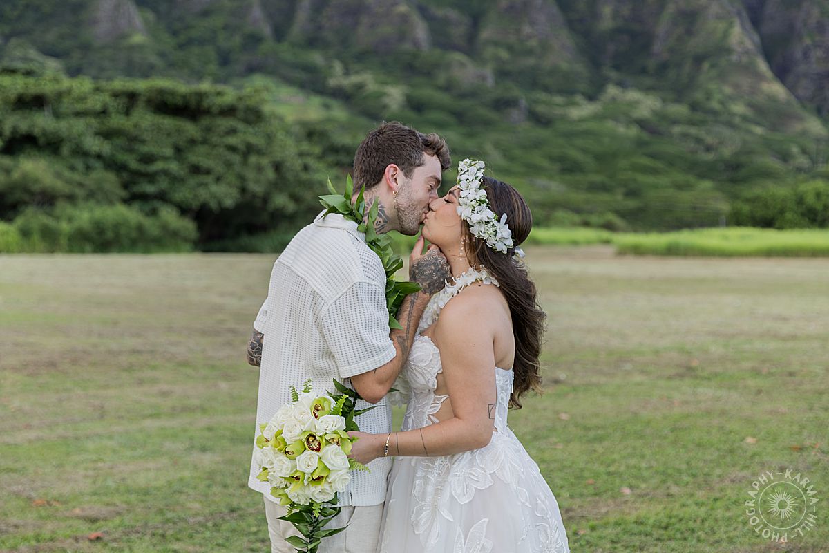 Oahu beach wedding