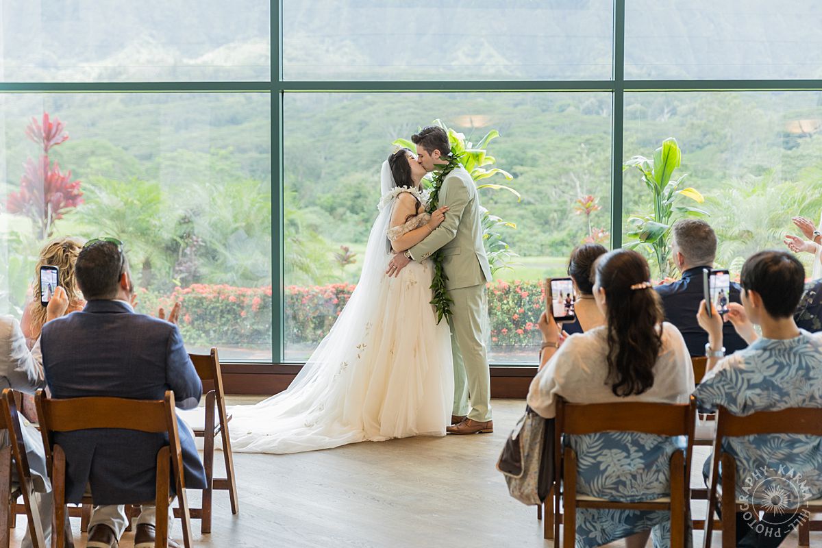 Oahu destination wedding 