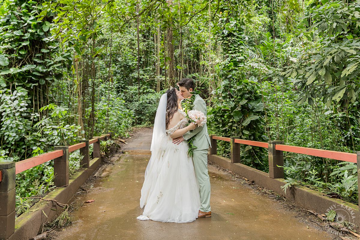 Oahu destination wedding 