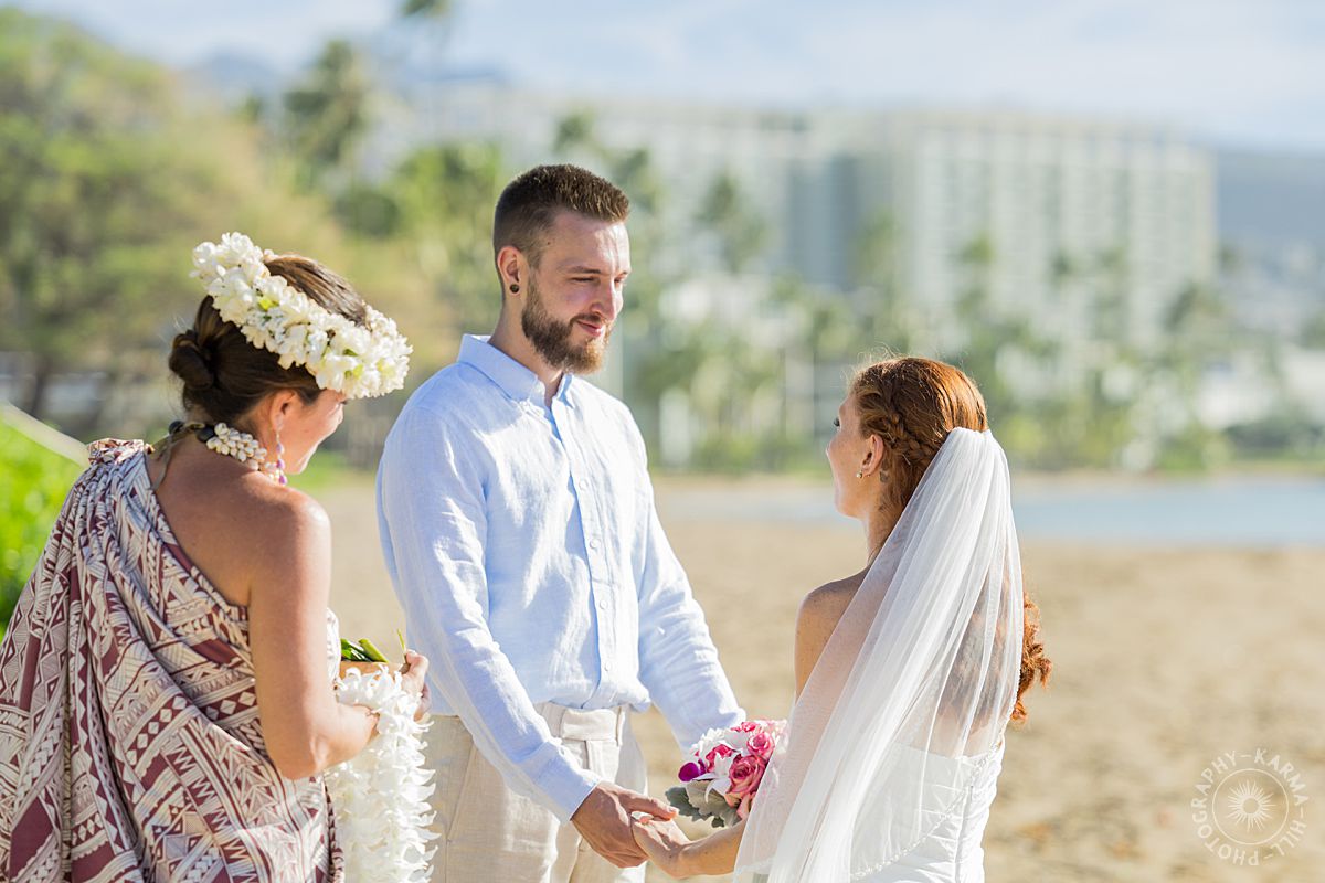 Oahu beach wedding