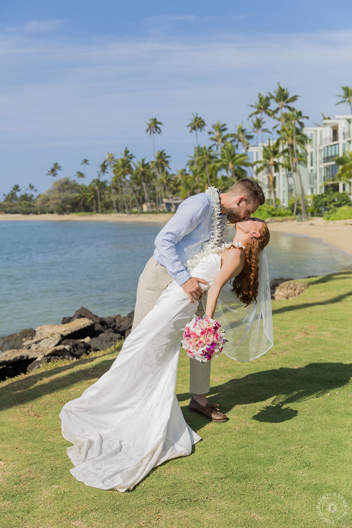 Oahu beach wedding